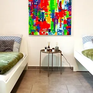 Apartment Topflat Mit Kueche I Gratis Parkplatz I Drei Schlafzimmer I Zentrumnah